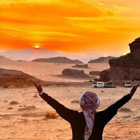 Moon City With Jeep Trips Вади Рум Екстериор снимка