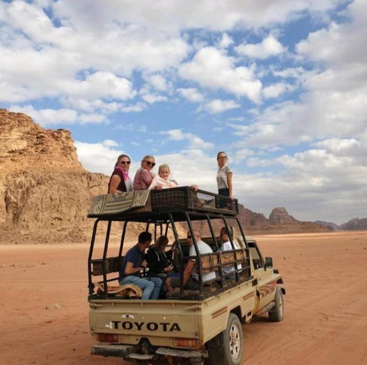 Moon City With Jeep Trips Вади Рум Екстериор снимка